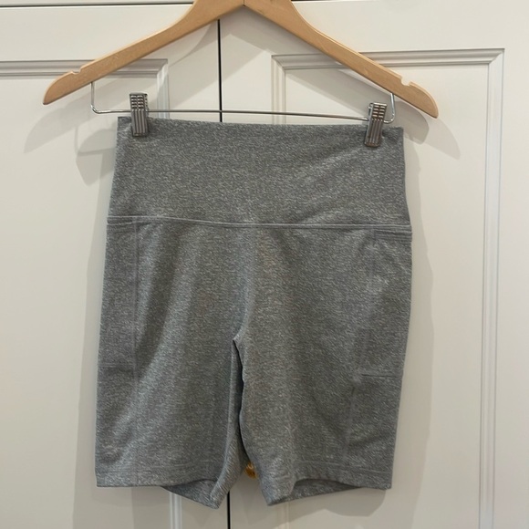 Vuori Gray Heathered Active Shorts—Pockets on sides—EXCELLENT Condition! - Picture 1 of 7